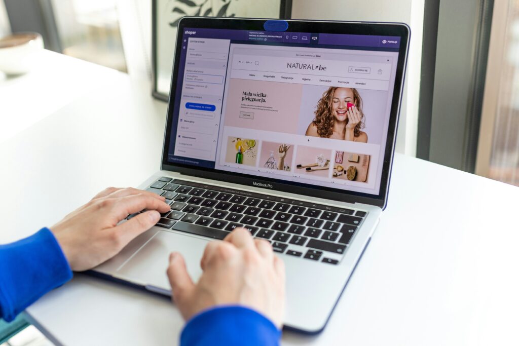 At Opbygge en Højkonverterende Merch-Webshop: Hvad Driver Salg i 2026