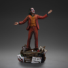 Joker statue på mørk base