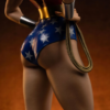 Detalje af Wonder Woman statuen med lasso