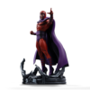 Magneto statue fra en skrå vinkel