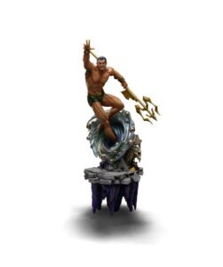 Namor diorama set forfra på bølgeformet base