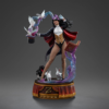 Zatanna statue fra en let skrå vinkel