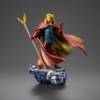 Adam Warlock statue fra en let skrå vinkel